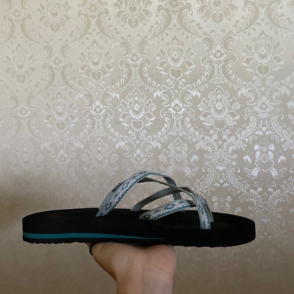 Teva OLOWAHU Size 11 Sandel